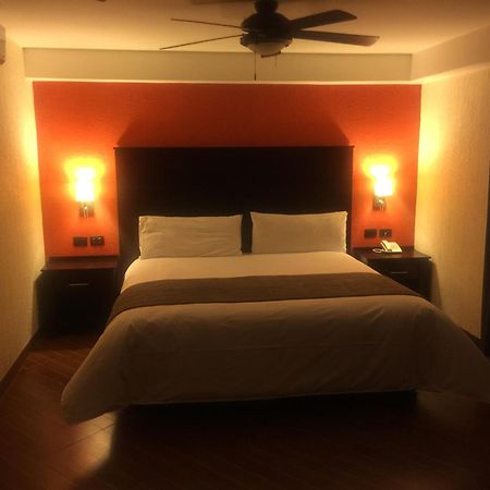 Hotel Victoria Inn San Juan del Río Esterno foto
