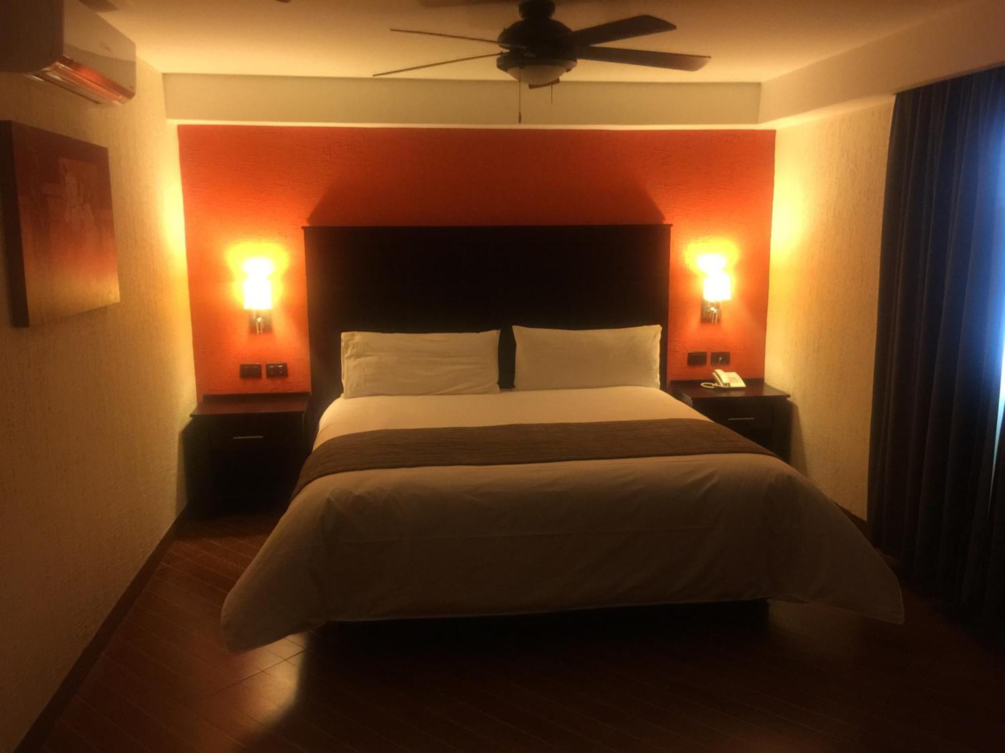 Hotel Victoria Inn San Juan del Río Esterno foto
